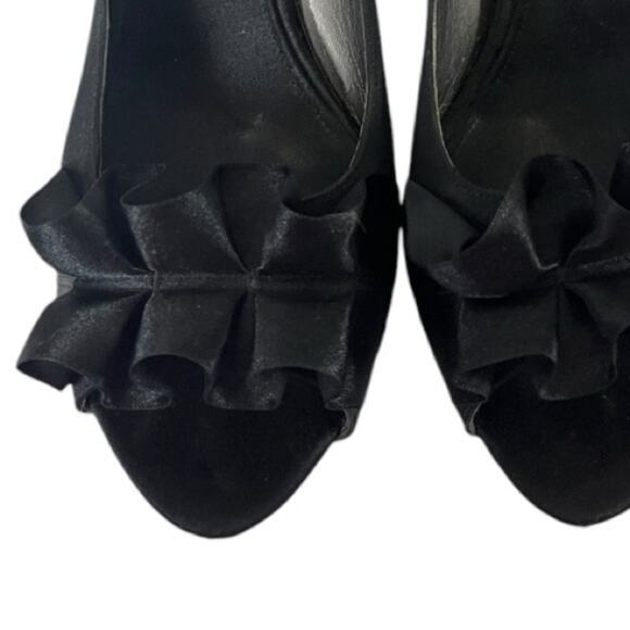 Nina Pump 3 1/2” Heel Black Satin Ruffle Peep Toe Closed Back Women’s Size 7.5M - Picture 7 of 11